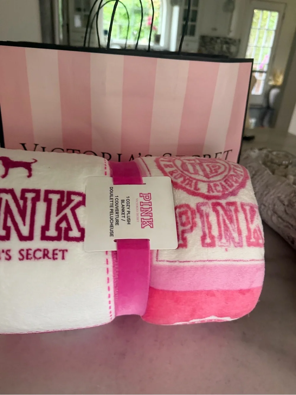 Victoria's Secret PINK CAMPUS Plush Pink & White Logo Throw Blanket NEW NWT